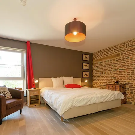 Holiday home With Hot Tub *