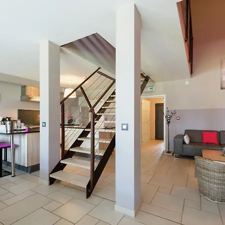 With Hot Tub * Marche-en-Famenne