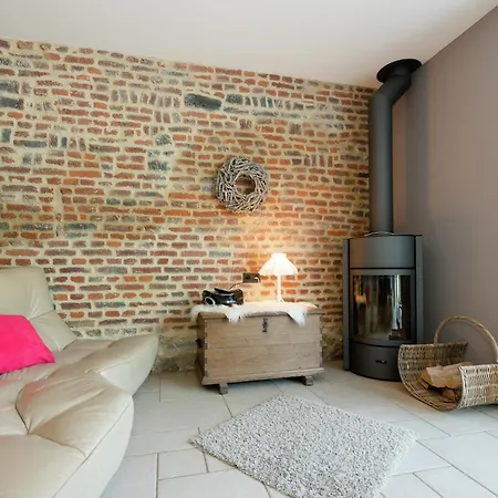 Dom wakacyjny With Hot Tub *