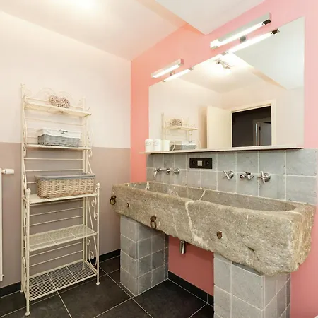 With Hot Tub Dom wakacyjny